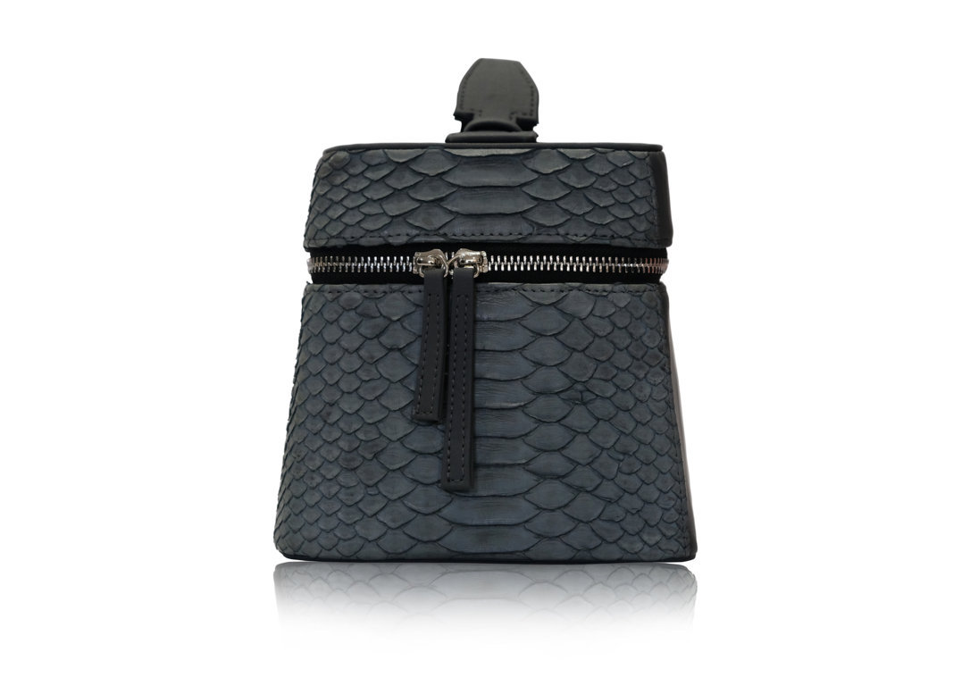 TREASURE ON GRAY - Image 3