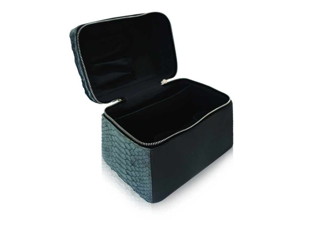 TREASURE ON GRAY - Image 5