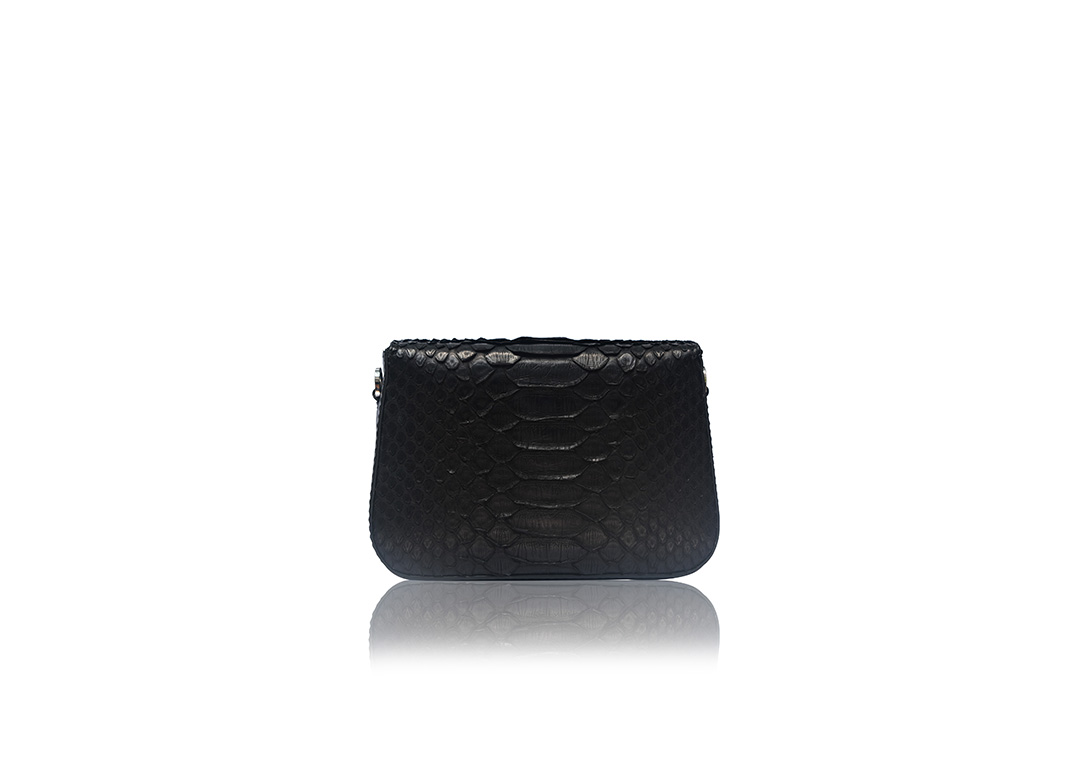 CLAIRE ON BLACK SOLID