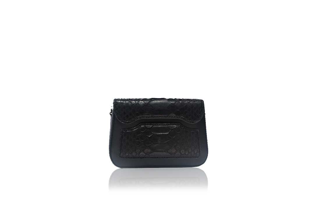 CLAIRE ON BLACK SOLID - Image 5