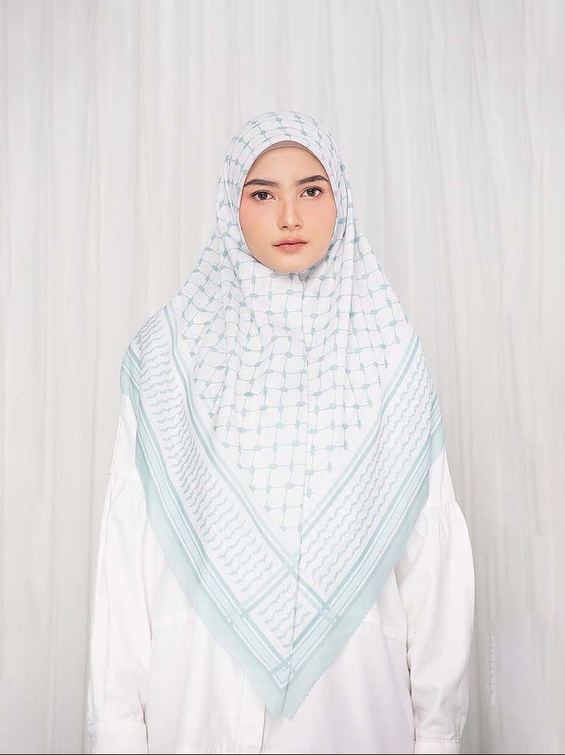 Keffiyeh Scarves in Light Turquoise - Libre Palestine Series - Image 3