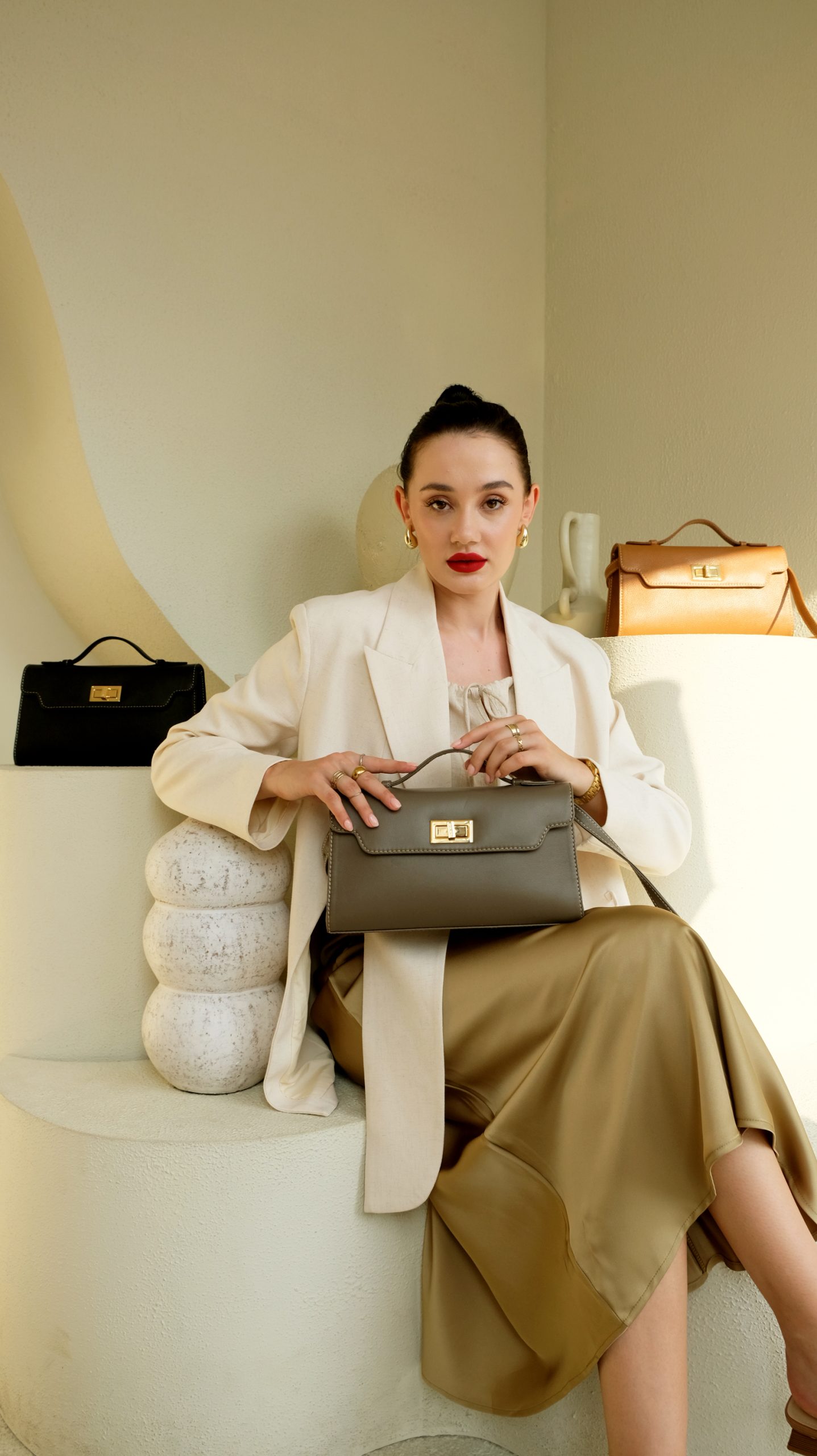 Rekomendasi Fashion Item yang Bikin Kamu Terlihat Elegan dan Profesional