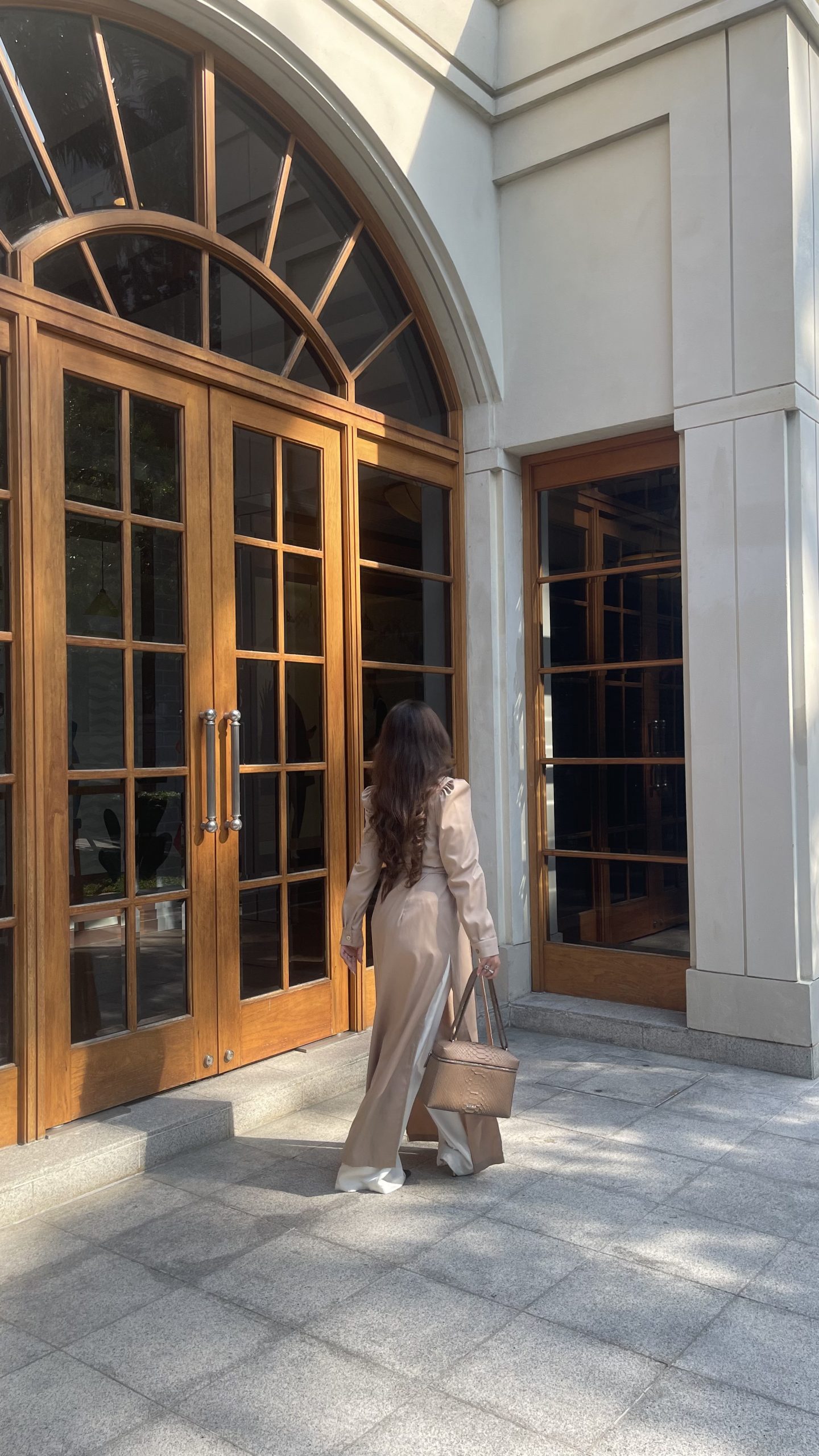 Tas cokelat kulit asli warna taupe