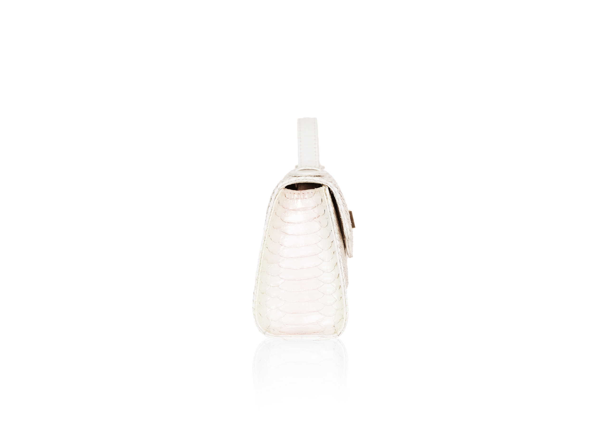 Luna 25 Mermaid Pearl - Image 3